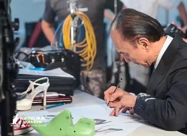 重庆澳威全屋定制：周仰杰安静的制鞋
